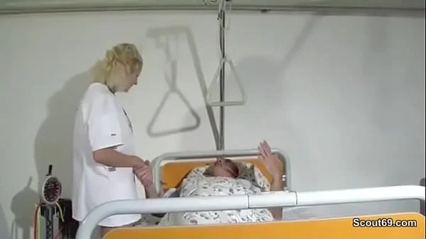 German Grandpa – Junge blonde Pflegerin fickt mit Opa auf Arbeit im Krankenhaus