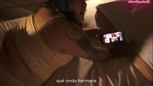 Haciendole cosquillas a mi hermanastra hasta convencerla de que se trague mi pene, no contaras nada a nuestros padres putita FANTASIAHARDCORESEX