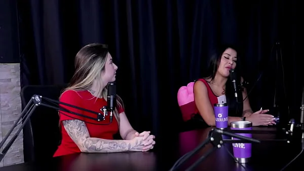 Nunca se divertiu com dois homens, nunca tinha pensado em criar conteúdo com transsexual, mas.., tem muita sensibilidade nos pés e gosta do soca fofo – Bruninha a Surfistinha (WATCH ON: SHEER/RED)