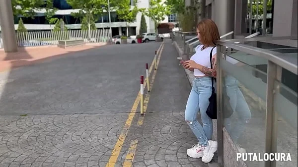 PutaLocura – Turista bimbo de grandes tetas Michu es pillada por Torbe y traga su leche