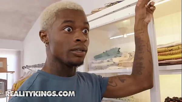 REALITY KINGS – Hazel Grace, Damion Dayski – Worshipping Hazel’s Hairy Pits 10-40 min