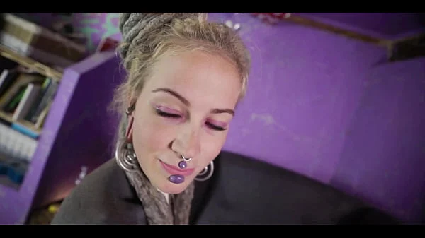 Tatted babe is desperate for deep anal stuffing to squirt