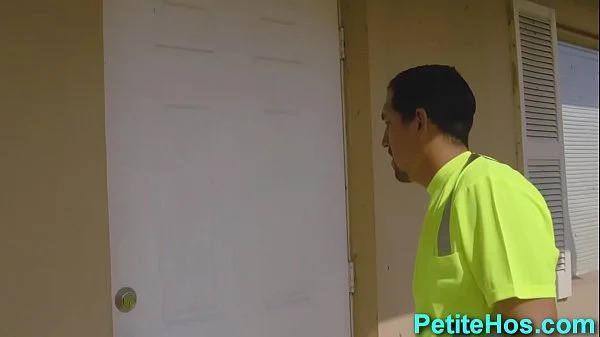 Tiny teenager jerks and sucks off well hung mechanic in hd