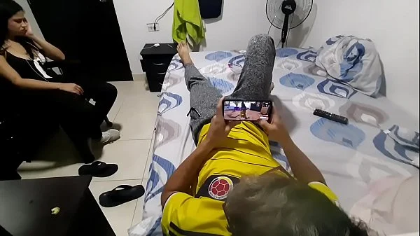 Ayude a mi amigo no quería pero me toco porque así le hago cuando juega frii