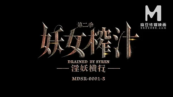 The four sexy women are squeezing the men’s semen with a footjob.