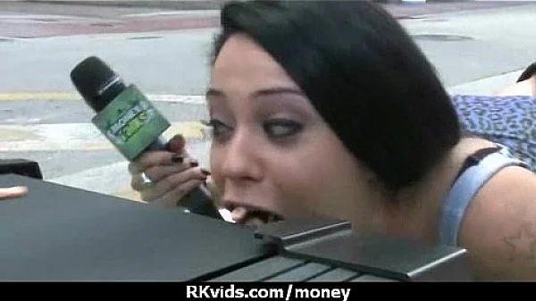 amateur girl goes wild 24