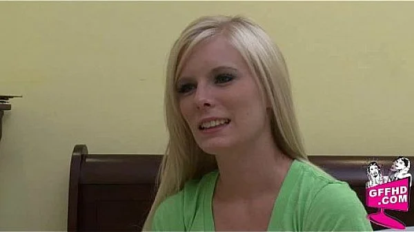 Girls having fun 1091