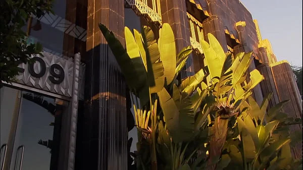 Holly Wellin Deep Throats a Hard Cock Before it Goes in Her Pretty Pussy