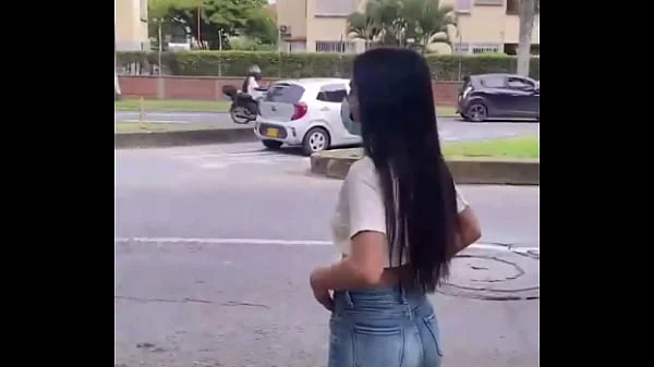 Ligando a Linda Flaca CULONA en la calle, término clavándole mi polla sin pensarlo