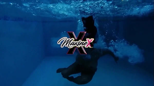 Maxine X & Hottie Hollie’s Lesbian Kisses! Finger Fucking & More!