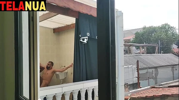 SAFADA TRAINDO O MARIDO COM O CUNHADO NA LAVANDERIA EM QUANTO O CHIFRUDO TRABALHA