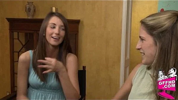 Sensual lesbains 1035