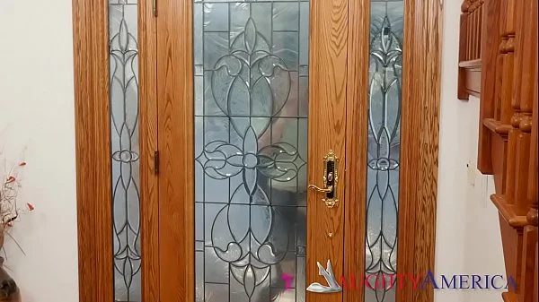 SEXY COED LIKES HER USSY FILLER BY OLDER MAN