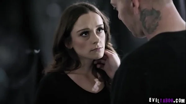 Teen her to a ransom scheme