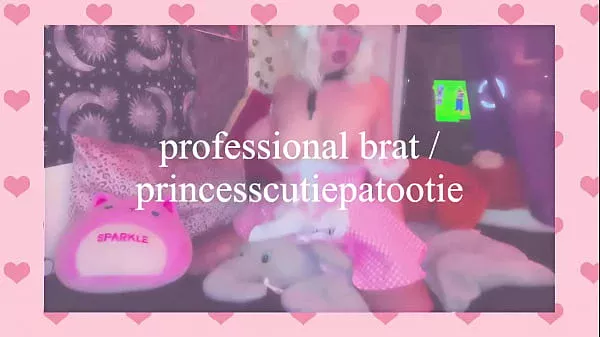 webcam model bounces up and down and shows her tongue for everyone